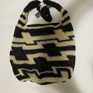 No Boundaries Crochet Hobo Handbag Purse Black White Modern Nomad Bag 14x12x8"